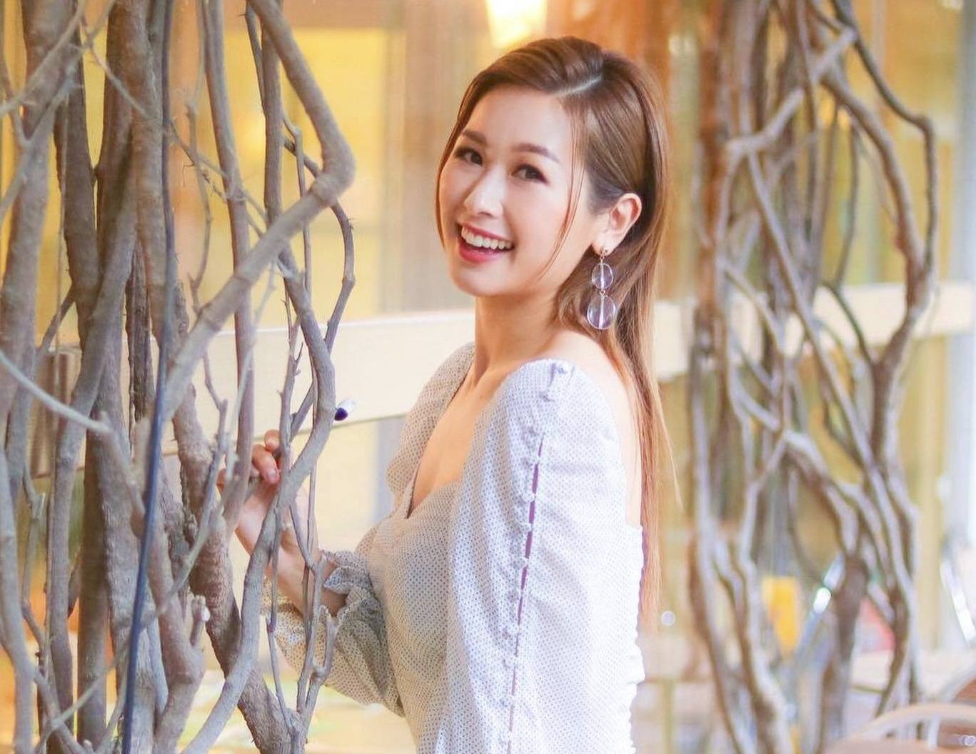 入行多年首做女主角 Tvb女星赵希洛家境富裕 父亲做石油生意一 从小热爱演戏 却遭到家人反对二 不走捷径 因星二代身份压力大 三 演技获赞 首度升级做女主角