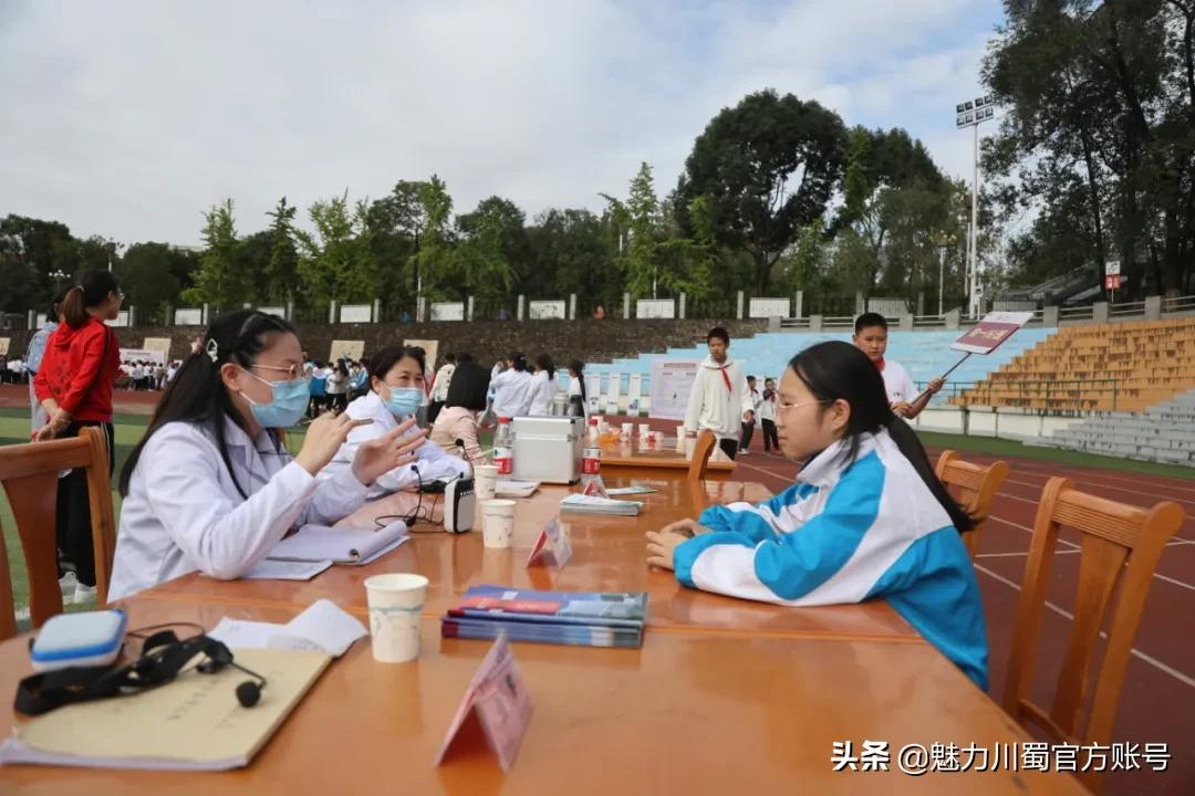 中医药文化进校：科学城一中弘扬传统文化，助力青少年健康成长