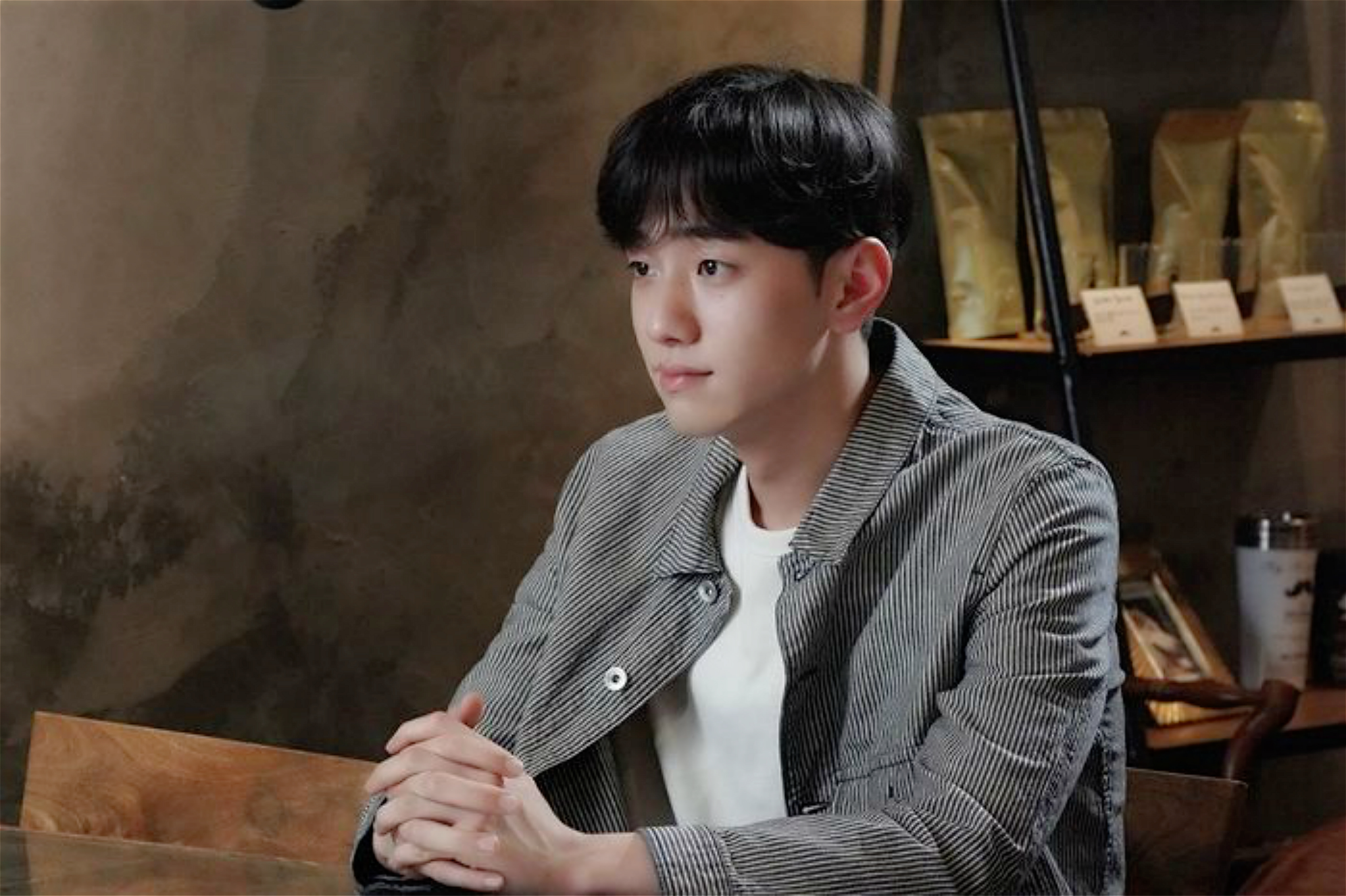 与吕珍九,申河均一起合作