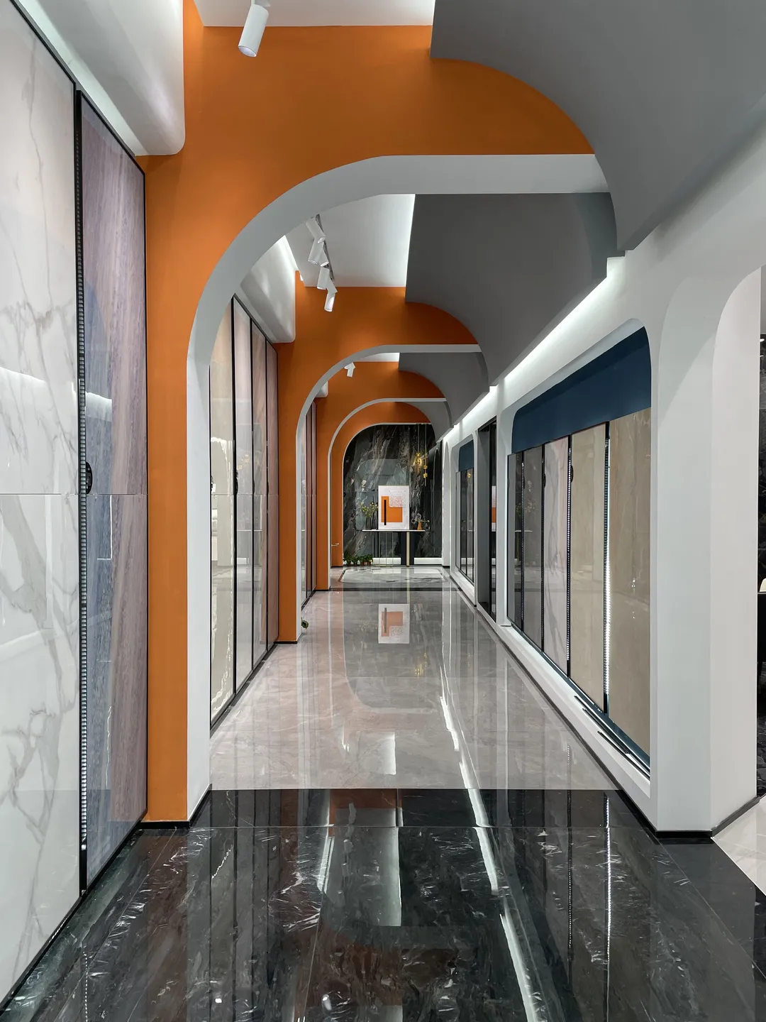 冠星王陶瓷南京中心仓授牌仪式圆满完成 冠星王陶瓷南京中心仓授牌仪式圆满完成