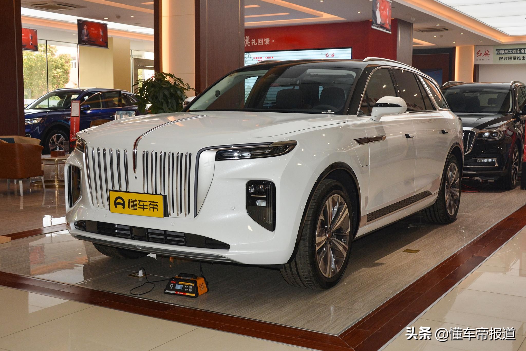 资讯 </p><p>　　 能自己找车位！一汽红旗发布L4级代客泊车系统，量产还远么