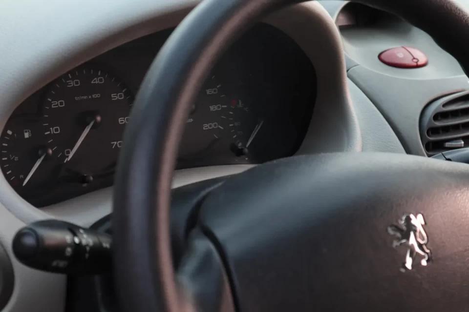 206故事其三：几千元能买到小破车，但买不到2007年的夏天