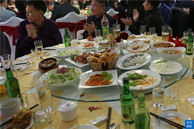 朝鲜平壤,5种交通工具最常见,当地人最喜欢的还是这种交通工具