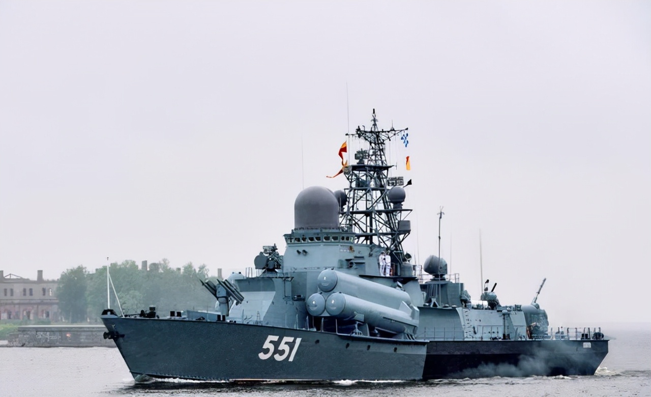 俄軍稱有100艘艦艇在遠洋游弋，據此得出俄海軍實力大增並不靠譜
