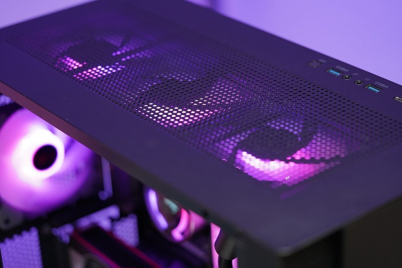 赛博朋克电竞风，5800X+6700XT 3A平台静音游戏主机分享