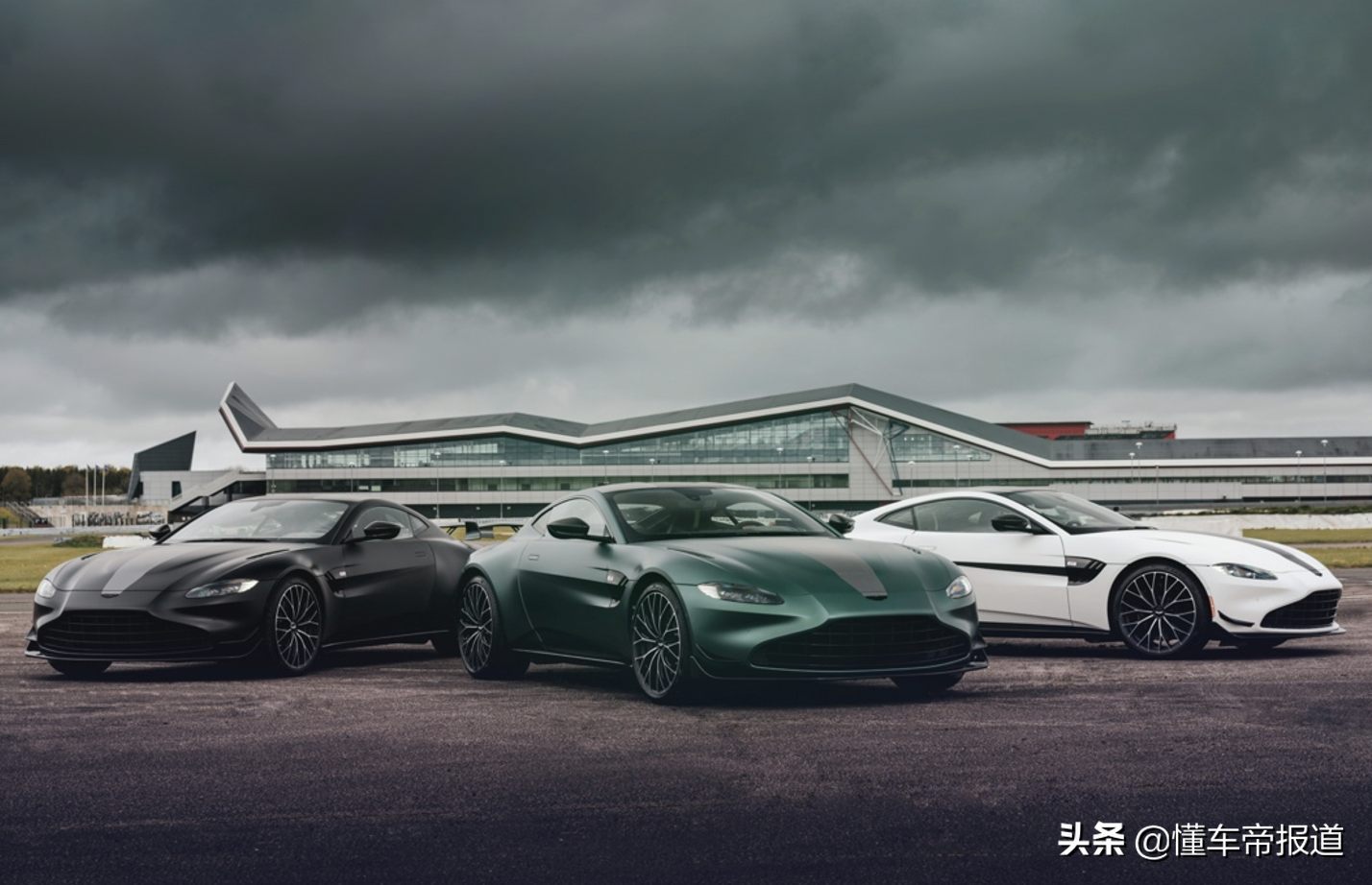 新车 </p><p>　　 售169.8万起，阿斯顿·马丁2022年款全系跑车正式上市