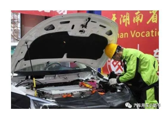 作为修车工的你,会看好维修新能源汽车前景吗?