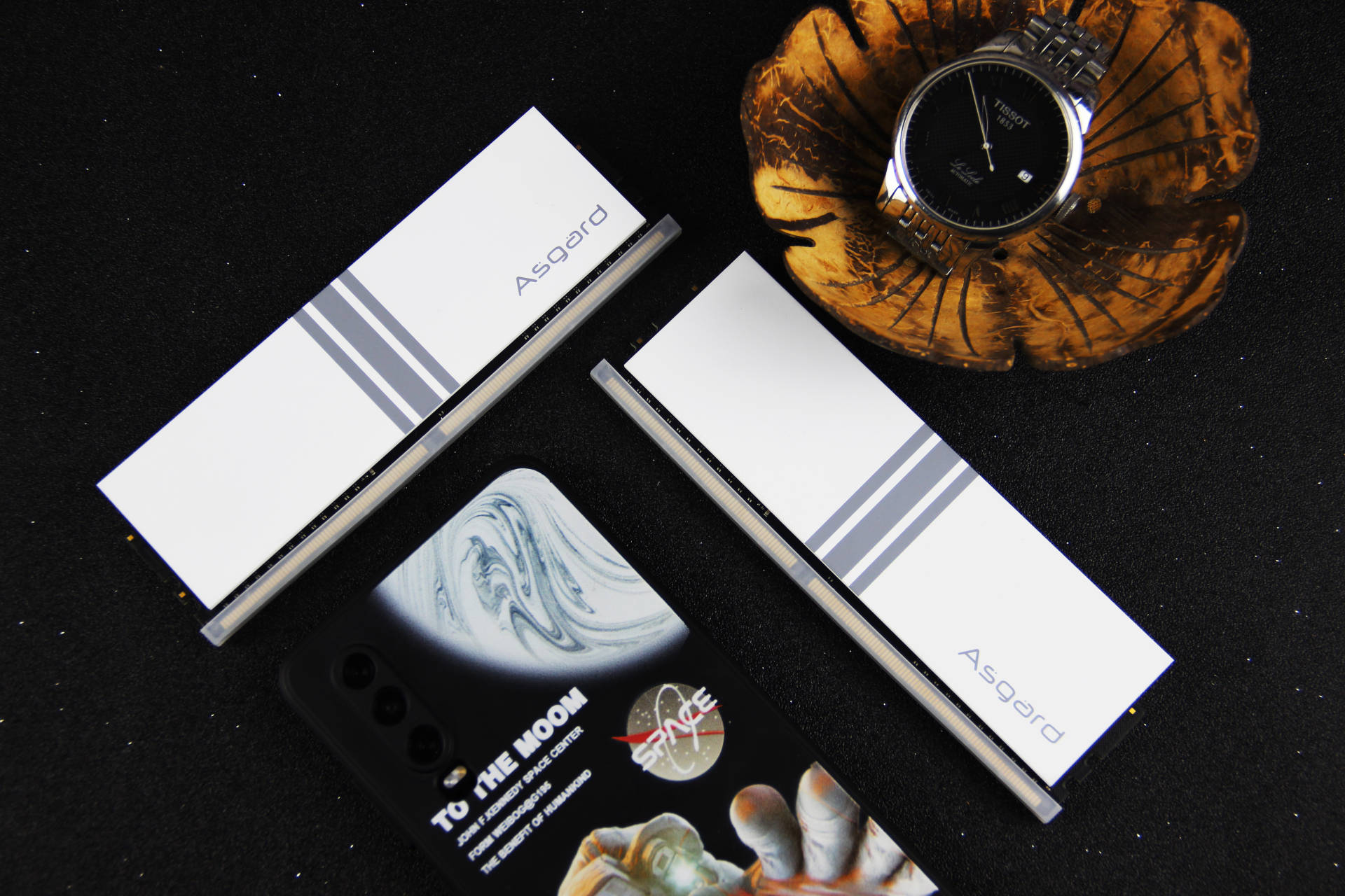 圣洁白机箱怎能缺少白内存？阿斯加特女武神指明方向