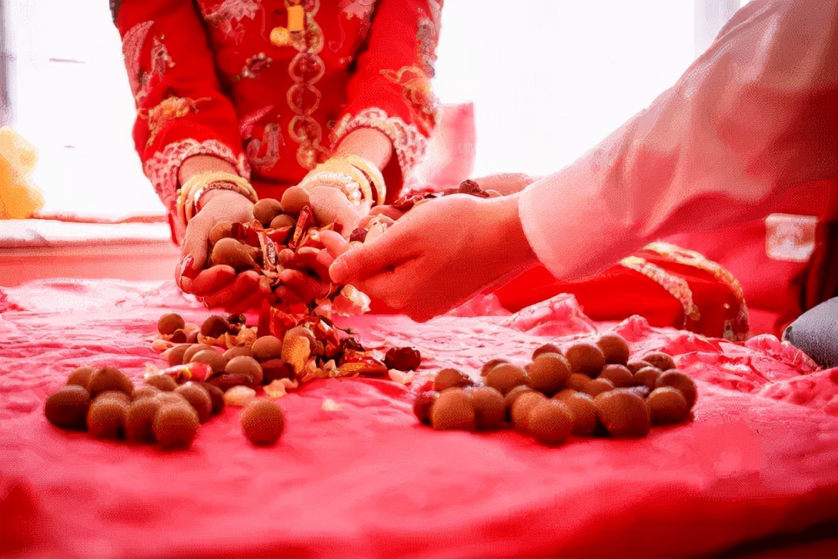 结婚铺床讲究丨结婚铺床需要几人