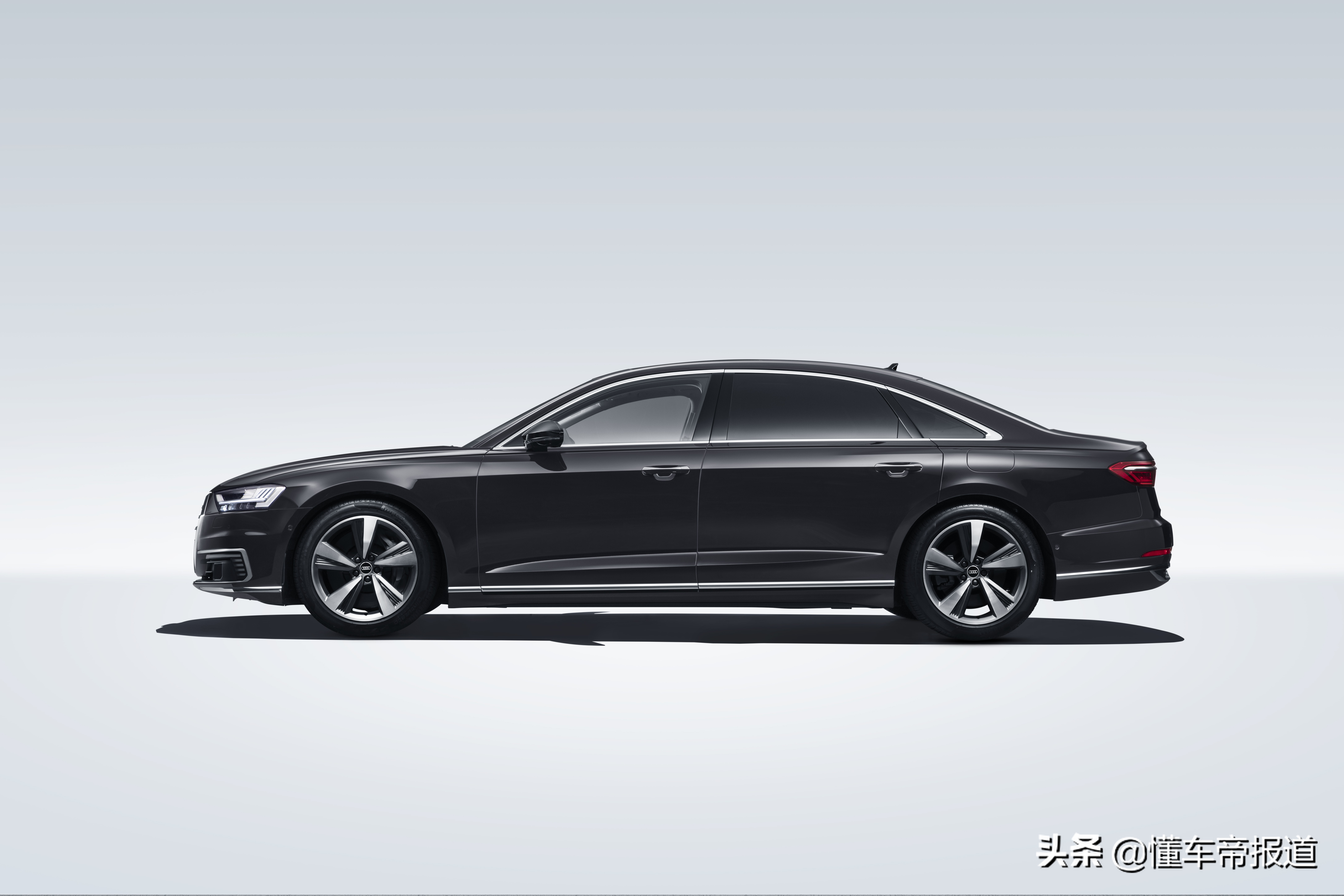 新车｜更上一层楼！奥迪A8L V8动力上市，售194.28万