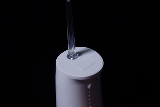 牙齿缝隙清洗不到？Flosmore冲牙器让你体会“牙”塞顿开的感觉