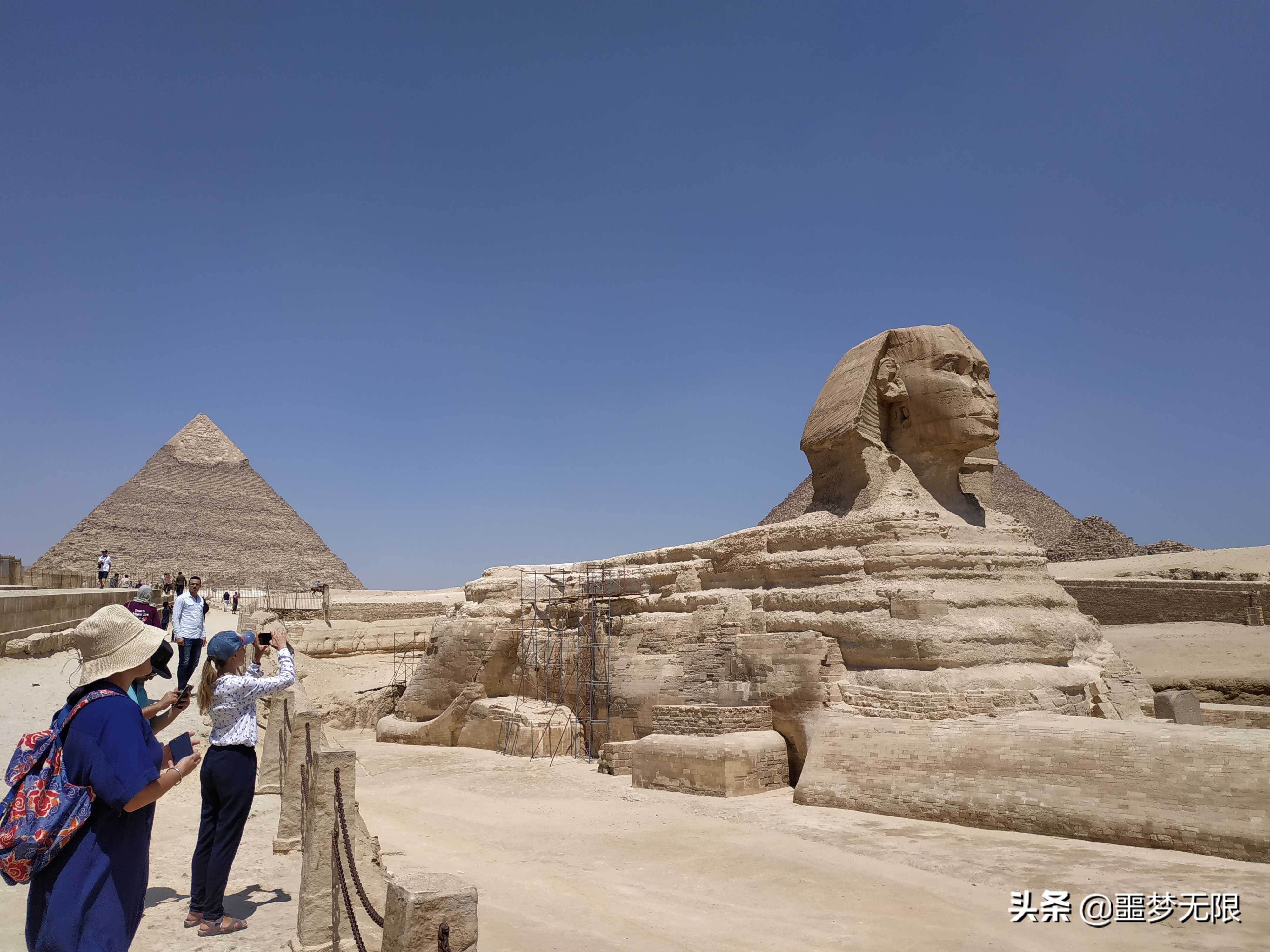 埃及转机停留的17个小时，我花500元去了一趟金字塔和博物馆