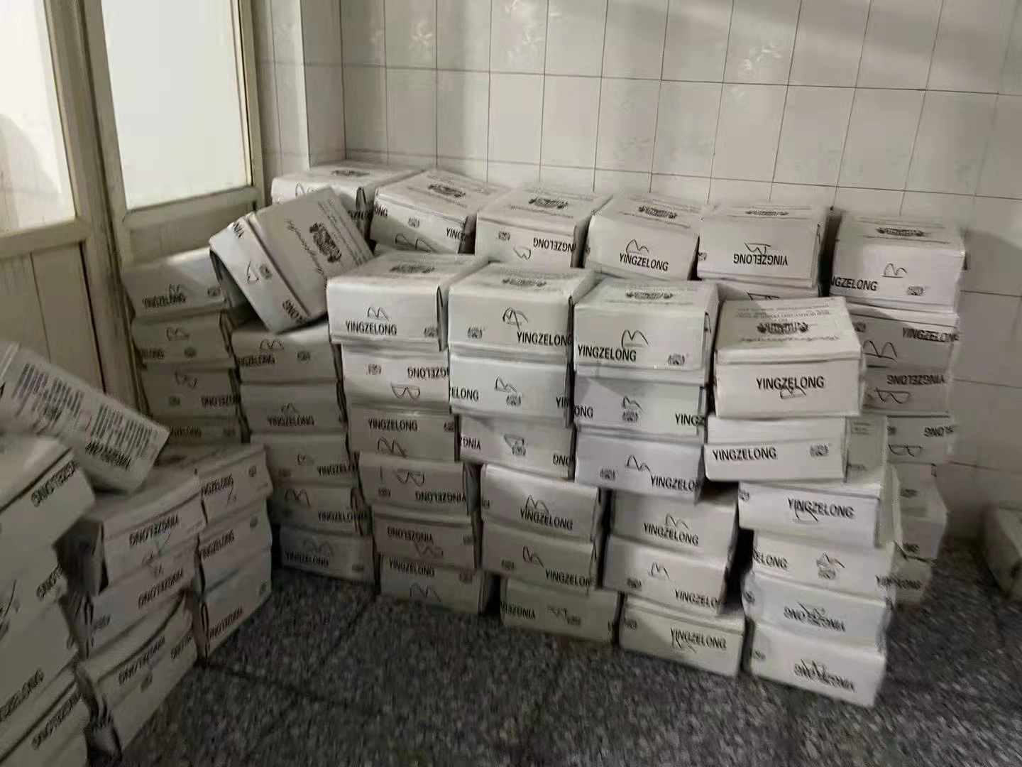 西安高新警方破获制售假洋酒案
