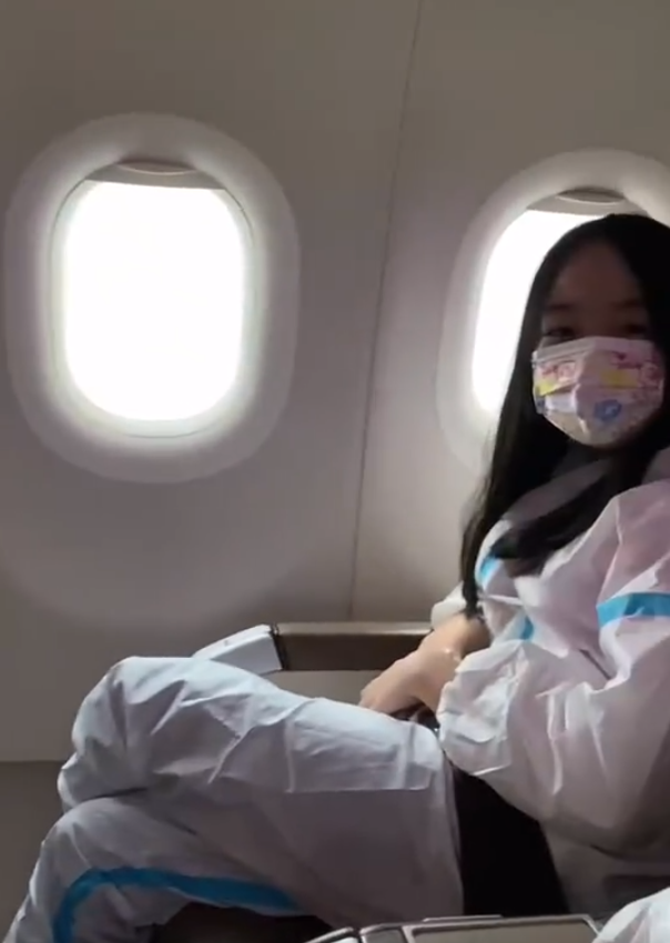 吴尊带全家来中国，晒全家福超温馨，俩孩子表白中国想去迪士尼玩