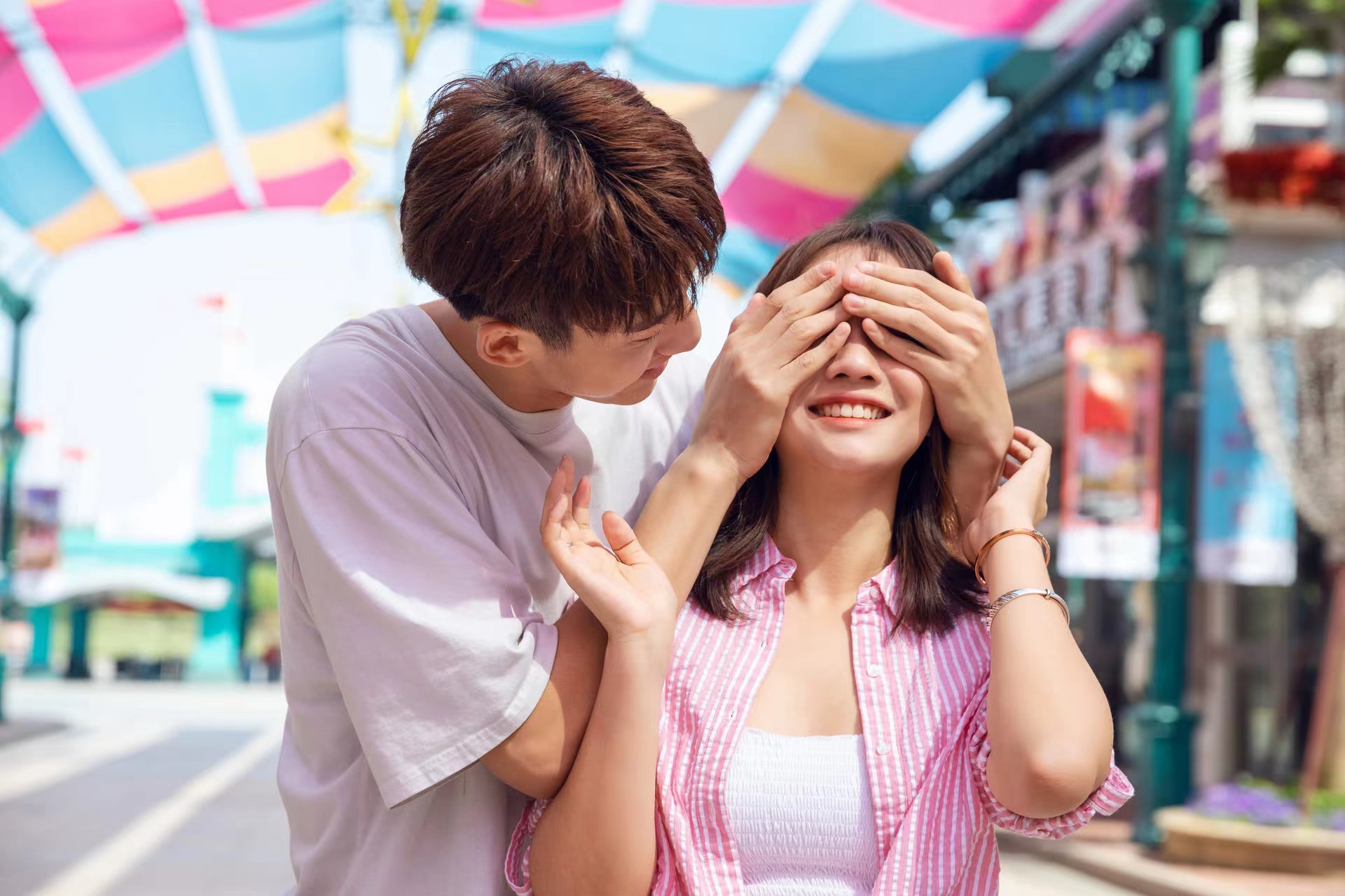 相爱的两个人,分开后不联系,谁更忍不住?