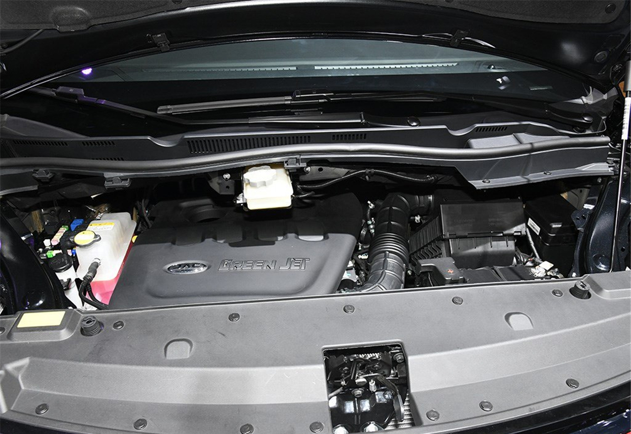 江淮胆大挑战奥德赛和GL8，国产豪华MPV，顶配价格要35万