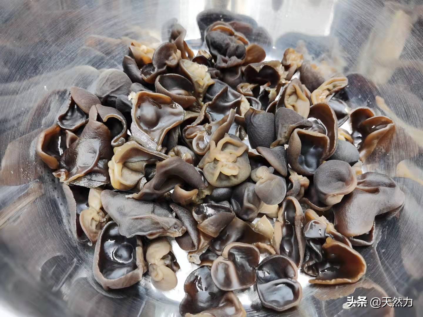 饭店的洋葱拌木耳是怎么做出来的，告诉你步骤和技巧，收藏好哦