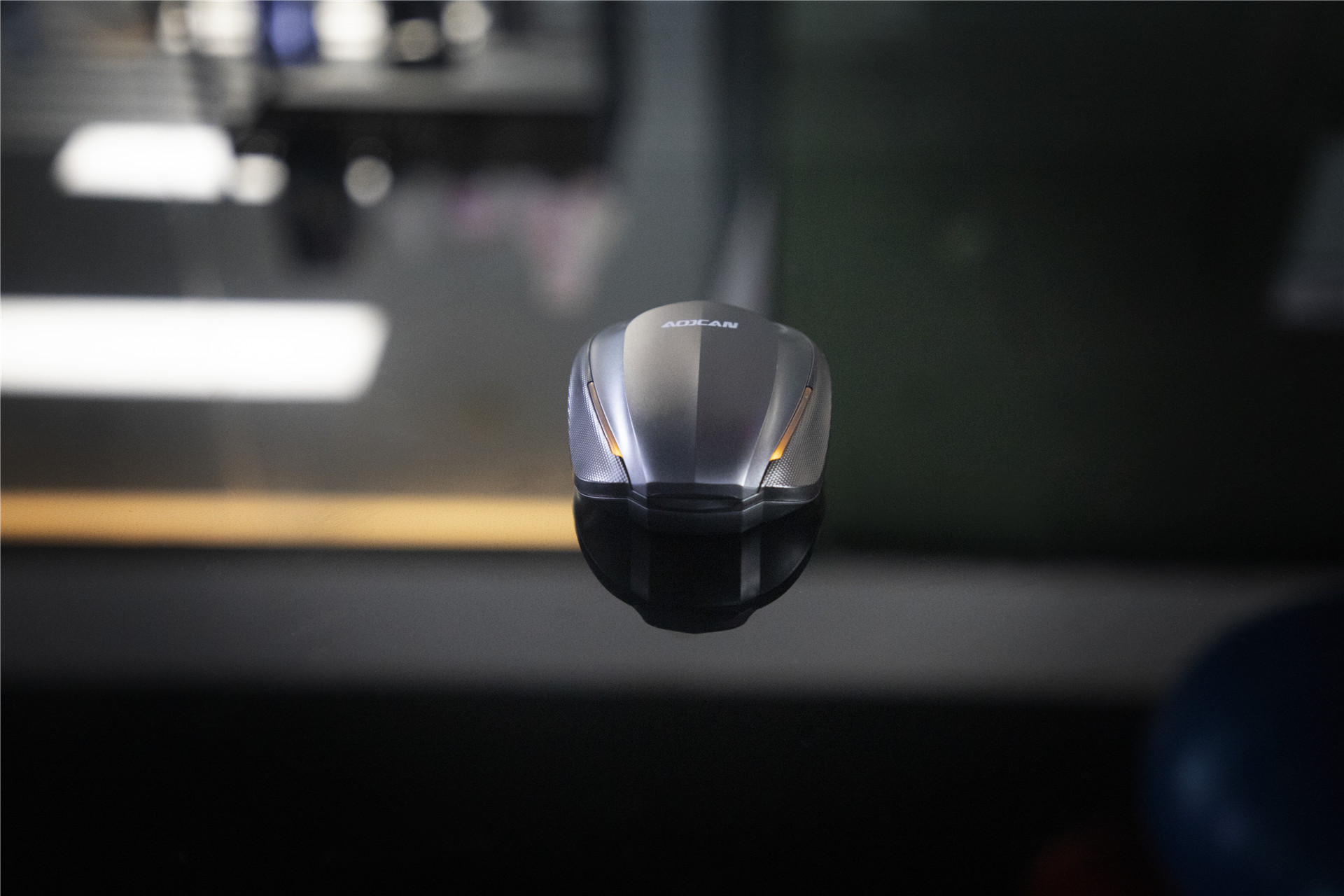 职业电竞战队联合操刀，专为游戏玩家深度定制，奥恳ES07耳机体验