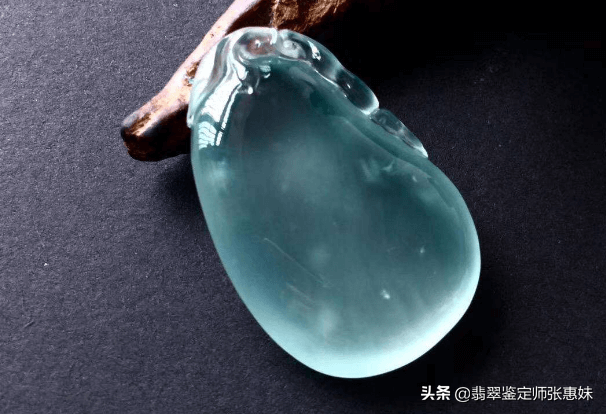 学会这招,轻松辨别翡翠的种水(翡翠和和田玉哪个养人 答案是这样的)