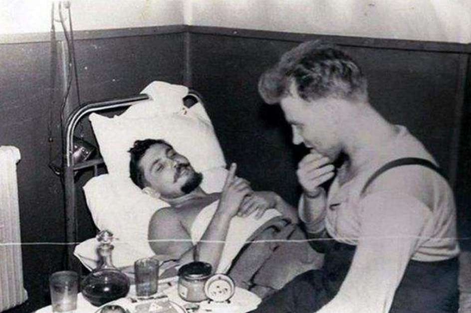 1961年的南极，医生列昂尼德突然肚子痛，于是他切开了自己的肚子