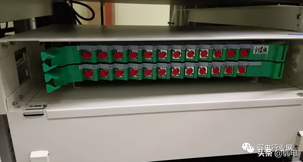 什么是光纤配线架、耦合器、终端盒、尾纤？光纤熔接颜色顺序