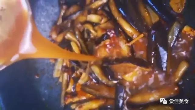 ​大厨教你红烧茄子最好吃做法，只需4步，色香味美，好吃