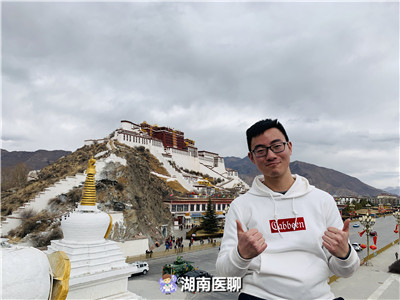 体育老师戴镜16年，千度近视如何应对？