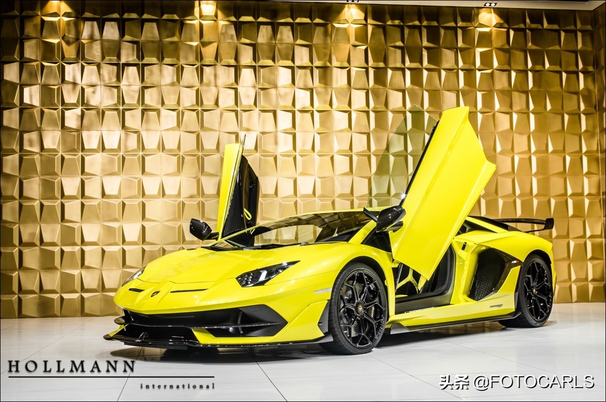 实拍</p><p>　　2019款兰博基尼 Aventador SVJ，770匹圈速之王，喜欢吗？