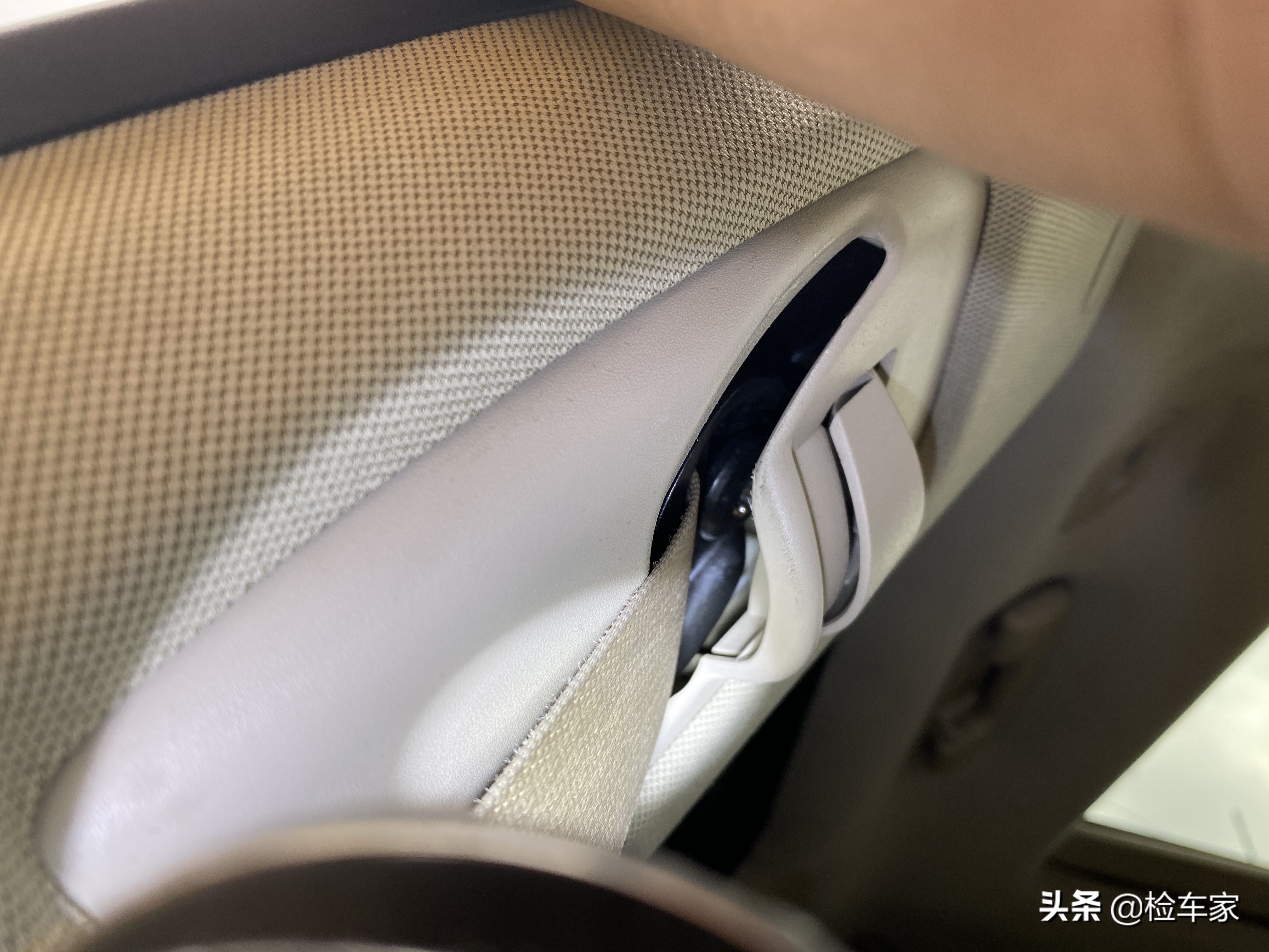 大排量进口SUV，12万买凯迪拉克SRX值不值？网友：白菜价都没人要