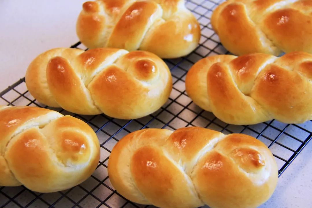 牛奶辫子面包，让你记起童年给你扎过麻花辫的她（他）