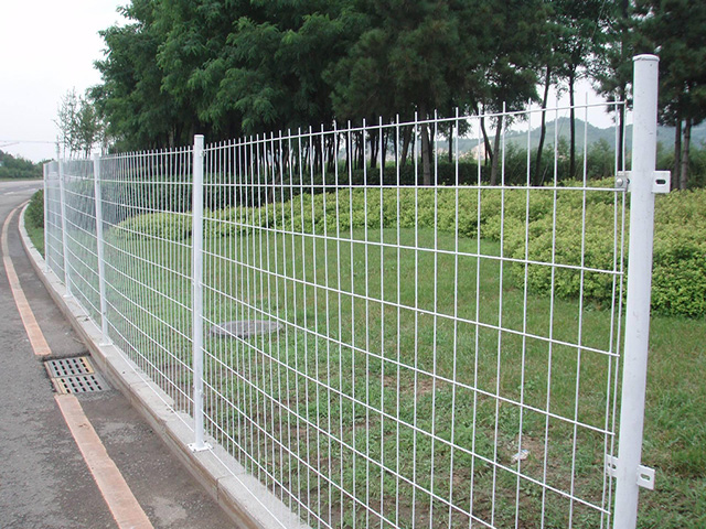 护栏网厂家-护栏网的质量控制和选购方法-远迅护栏