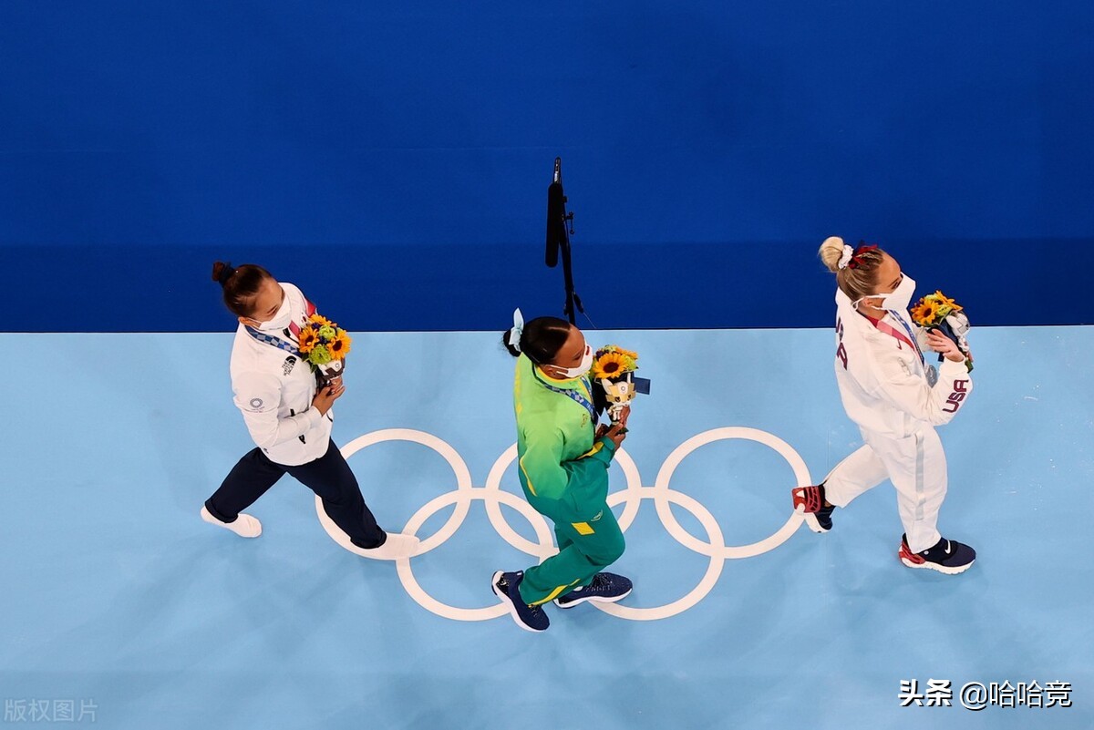 韩国体操美女穿袜子上领奖台获赞！当时只穿了拖鞋，不能丢失礼仪