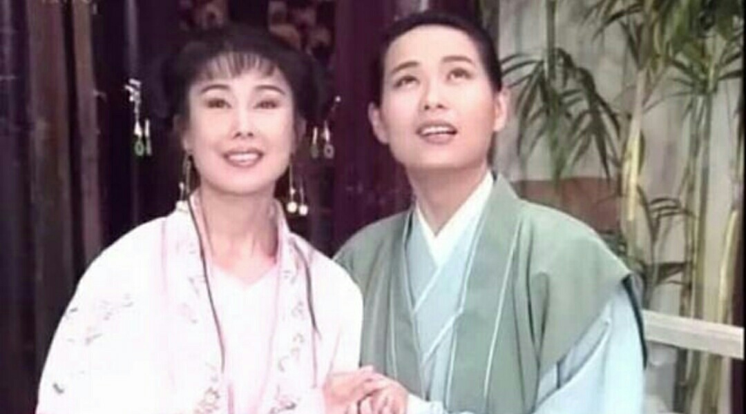 《新白娘子传奇》“李碧莲”，为爱退娱乐圈，今年过六十宣布复出