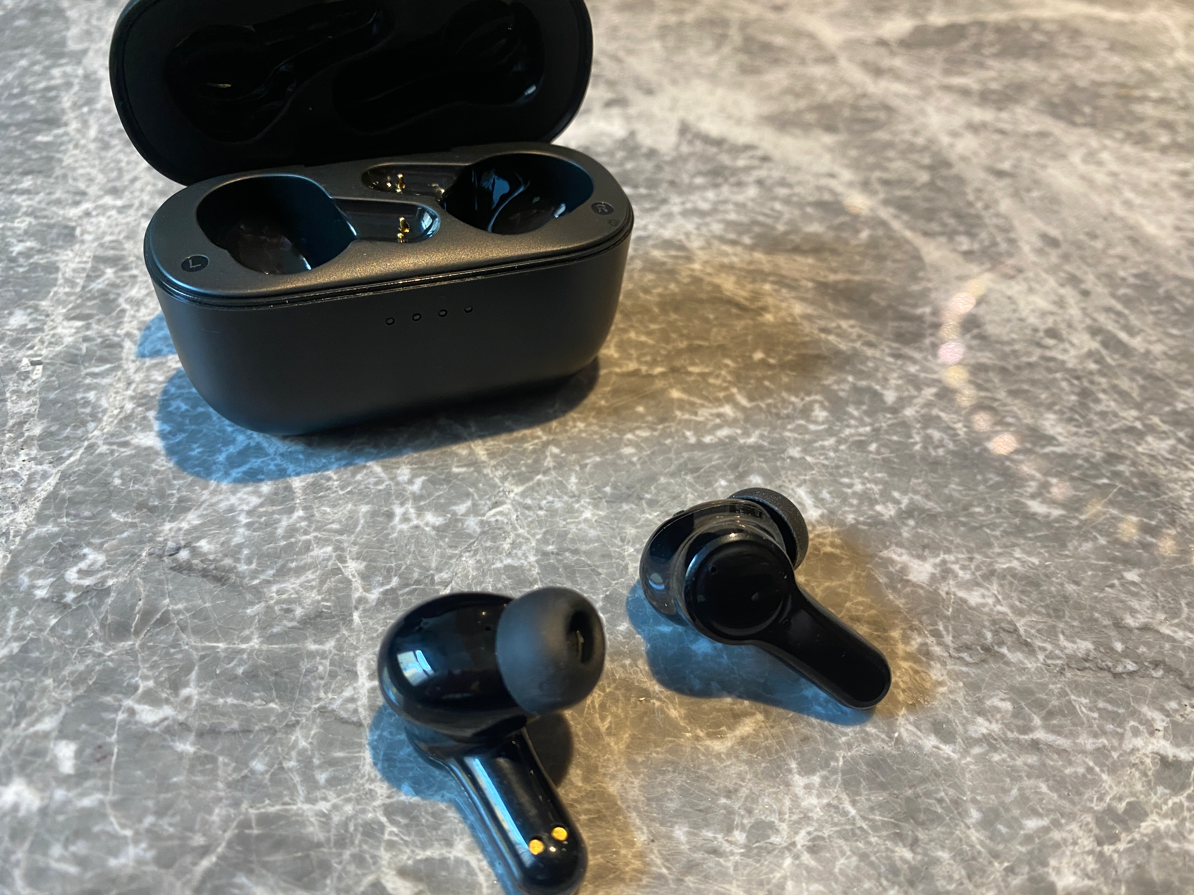 价格不贵、主动降噪——聆特/Lindero TWS降噪耳机