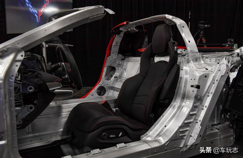 雪佛兰还没有能力超越兰博基尼：2020款克尔维特Corvette C8