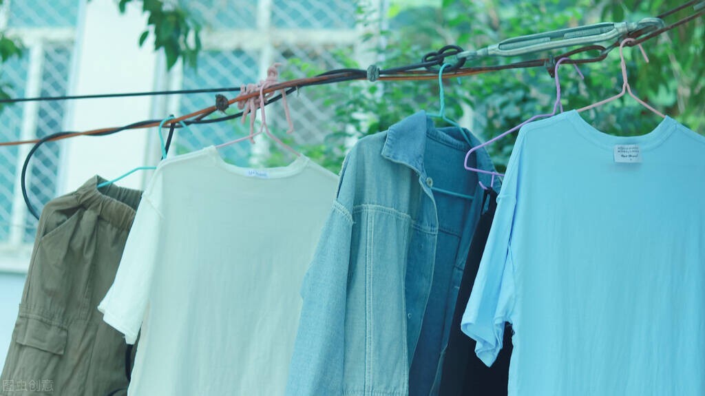 旧衣服回收平台有哪些，哪家好及比较靠谱？