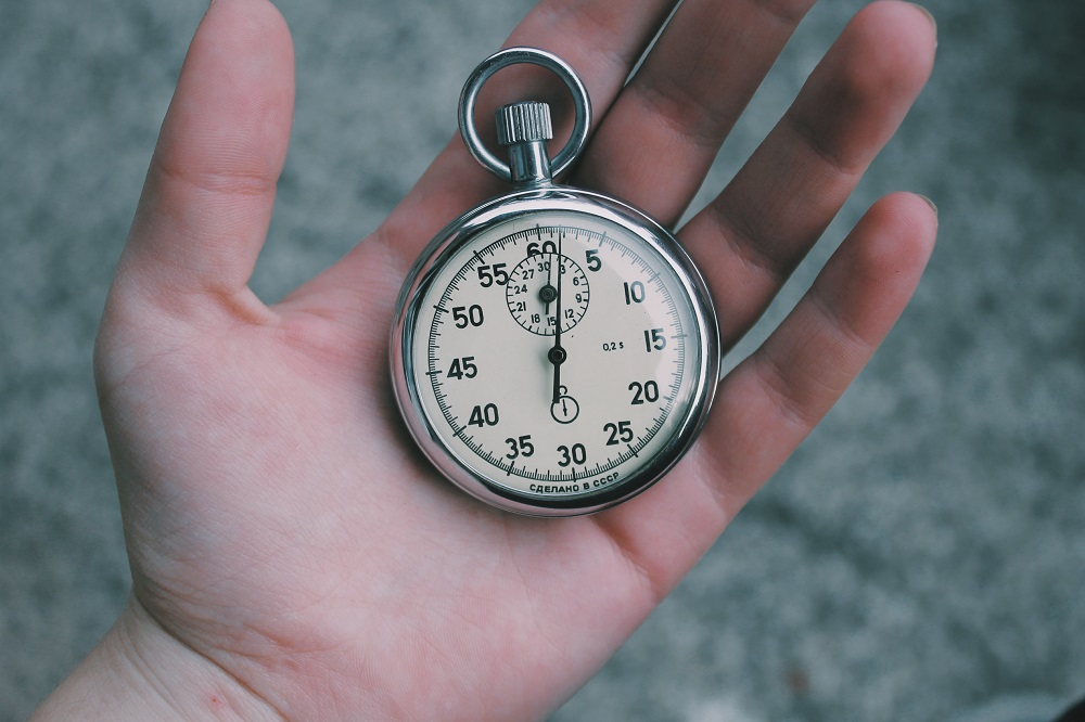 把晚上9点说成21点，好多老外听不懂