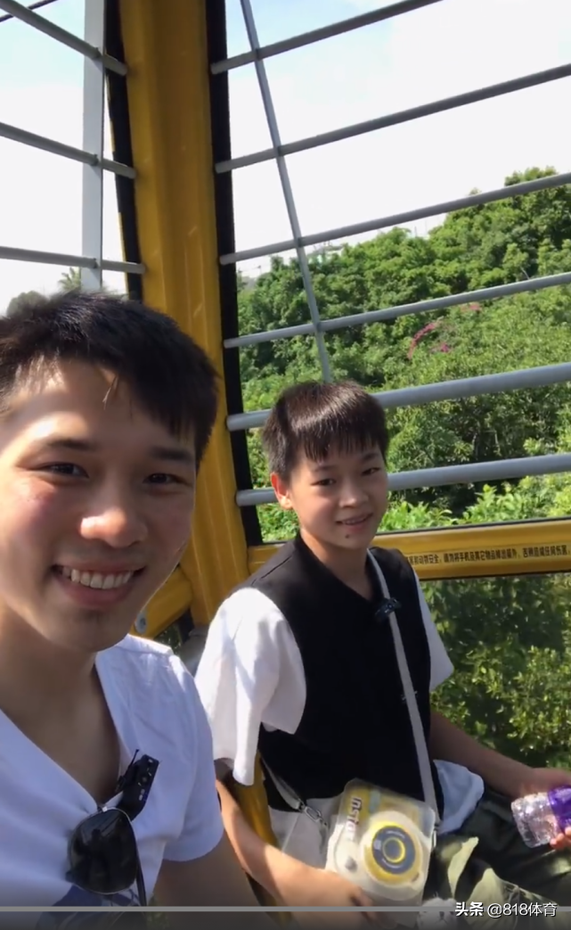 笑不活了!全红婵谢思埸为广东名嘴庆生,红姐双手合十虔诚闭眼许愿