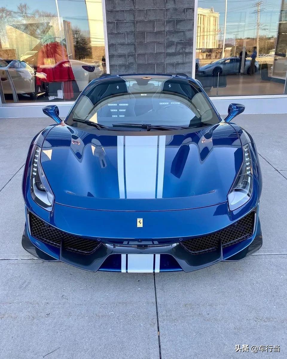 法拉利488 PISTA