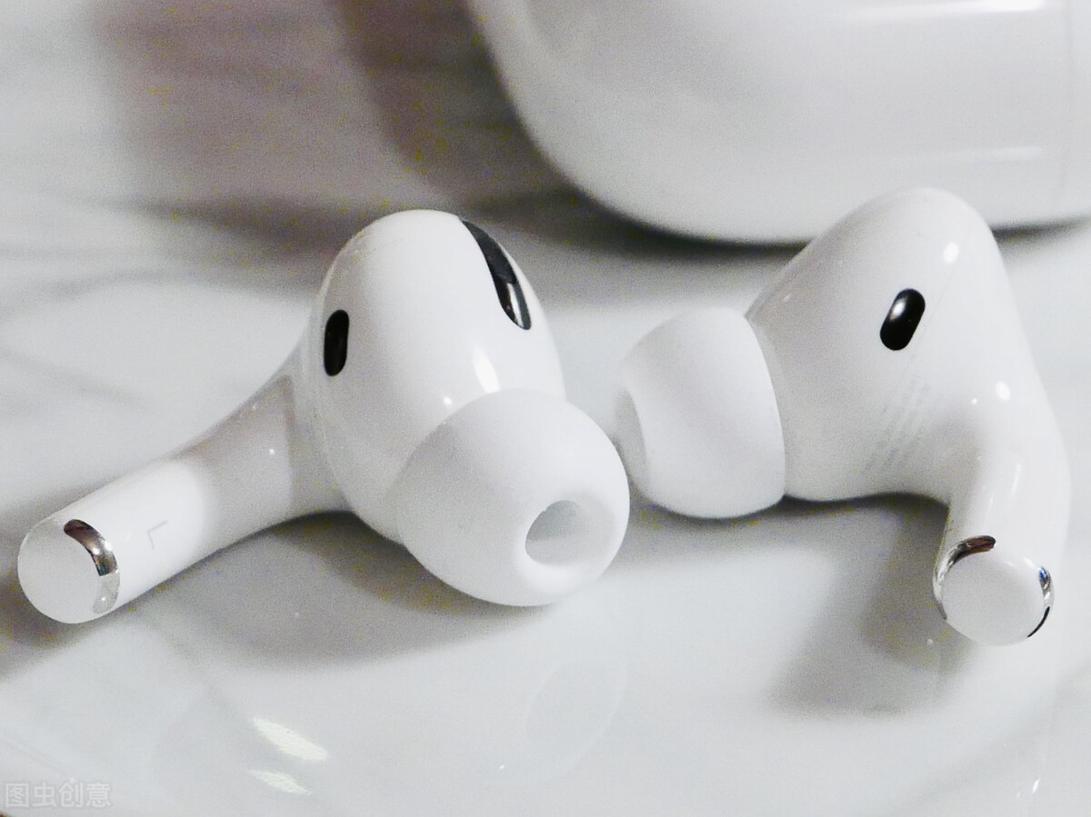 蘋果藍牙耳機使用說明，調音量充電的步驟詳解？