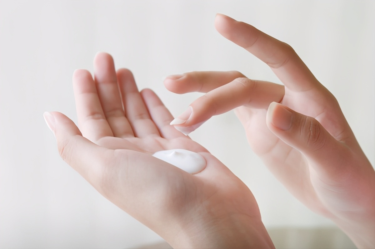 皮肤干燥起皮？带你打开身体乳的正确使用方法