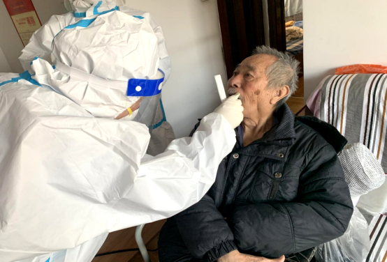 【党建引领·战疫时刻】你隔离，我守护 “亲情式”关怀有温情