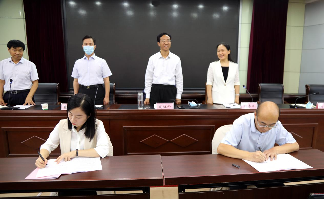 商丘市市场监督管理局、商丘师范学院传媒学院联合举办“万人助万企”活动启动仪式