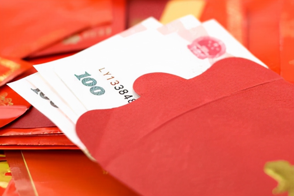 同学结婚随礼500多还是少（同学结婚随礼400可以不）