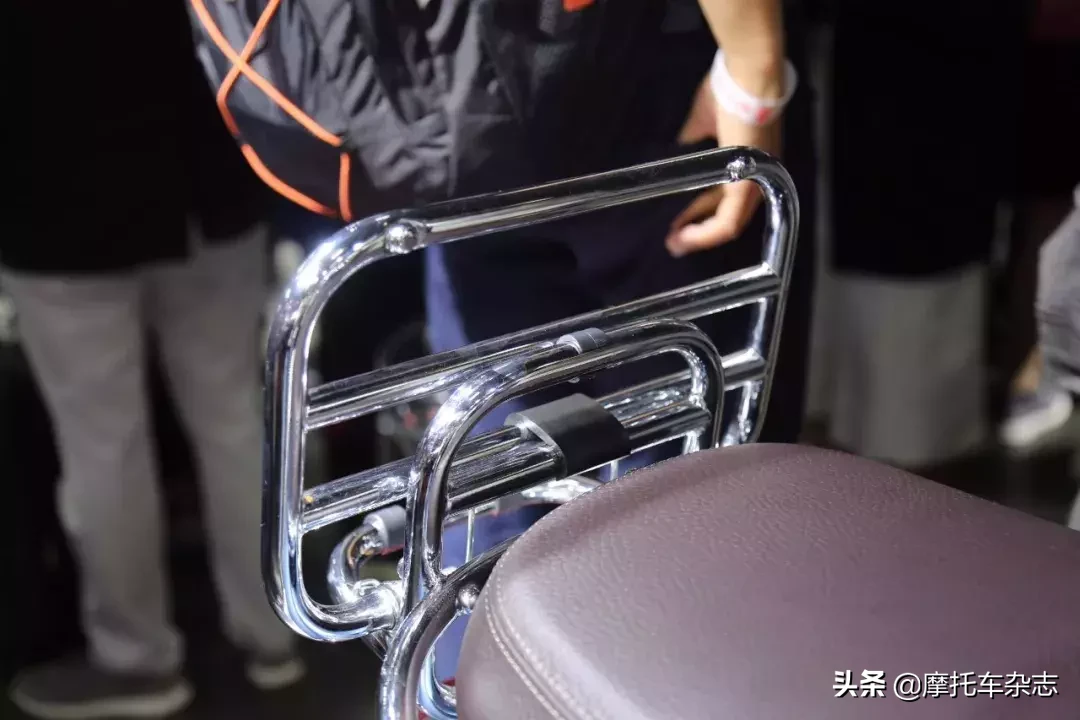 新款Vespa 300售价4.98万起，横置V缸ADV发布！