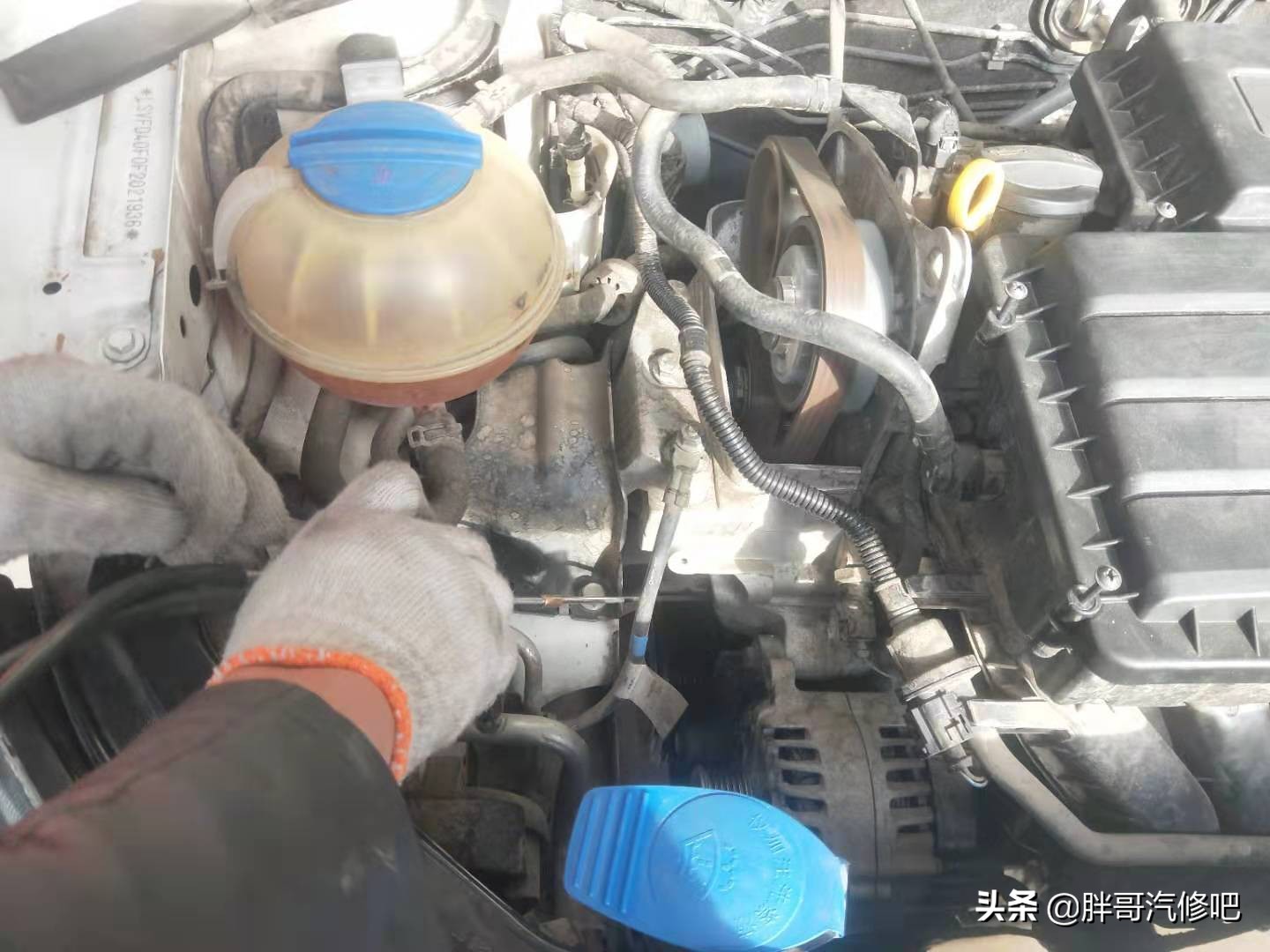 大众1.4EA211发动机“咕噜咕噜”，是正时皮带涨紧器太紧故障吗？