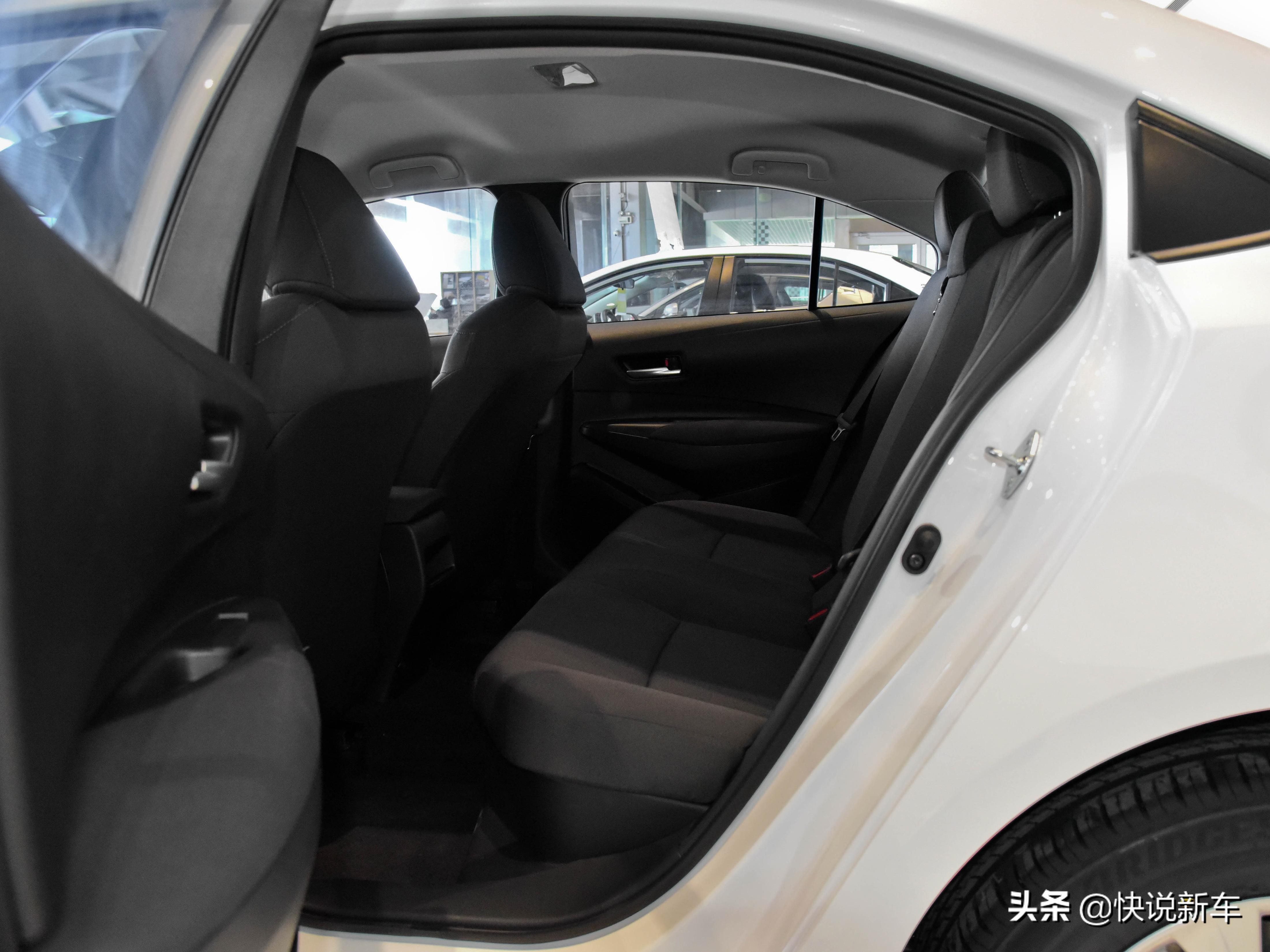 便宜耐用热销油耗4L，日系合资家轿的巅峰，带你看丰田卡罗拉