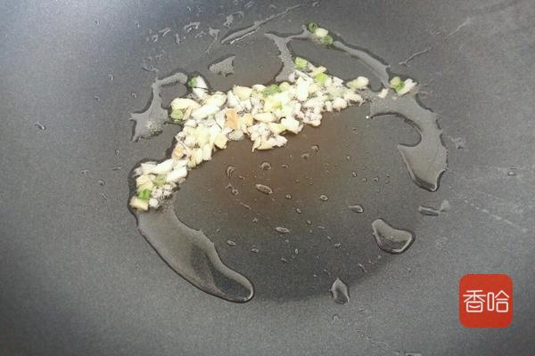 1个皮蛋，一把豆苗，教你几分钟做一锅美味营养春季美味，鲜的很