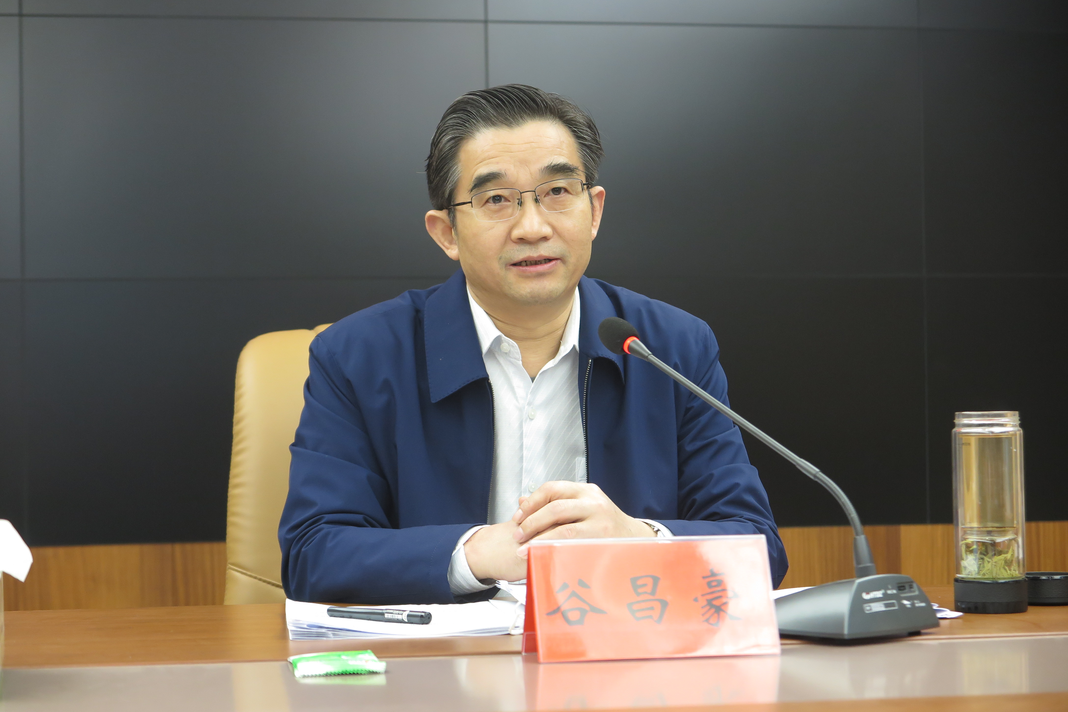 學(xué)深悟透 書寫好政法答卷