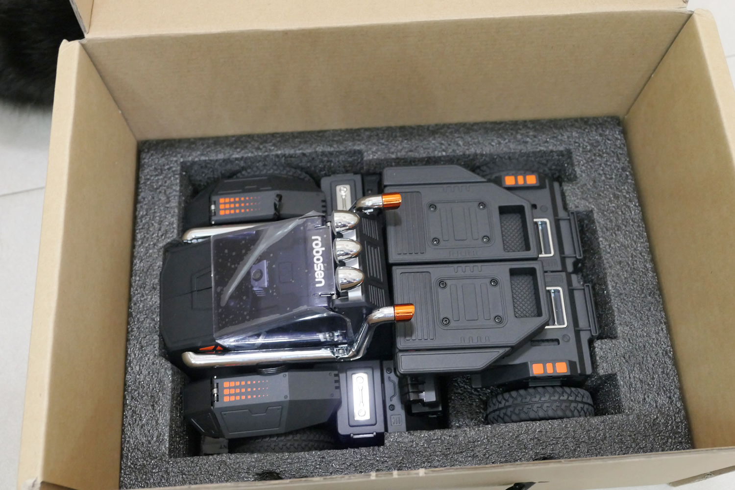 游戏编程两不误：让孩子爱不释手的星际特工T9机器人